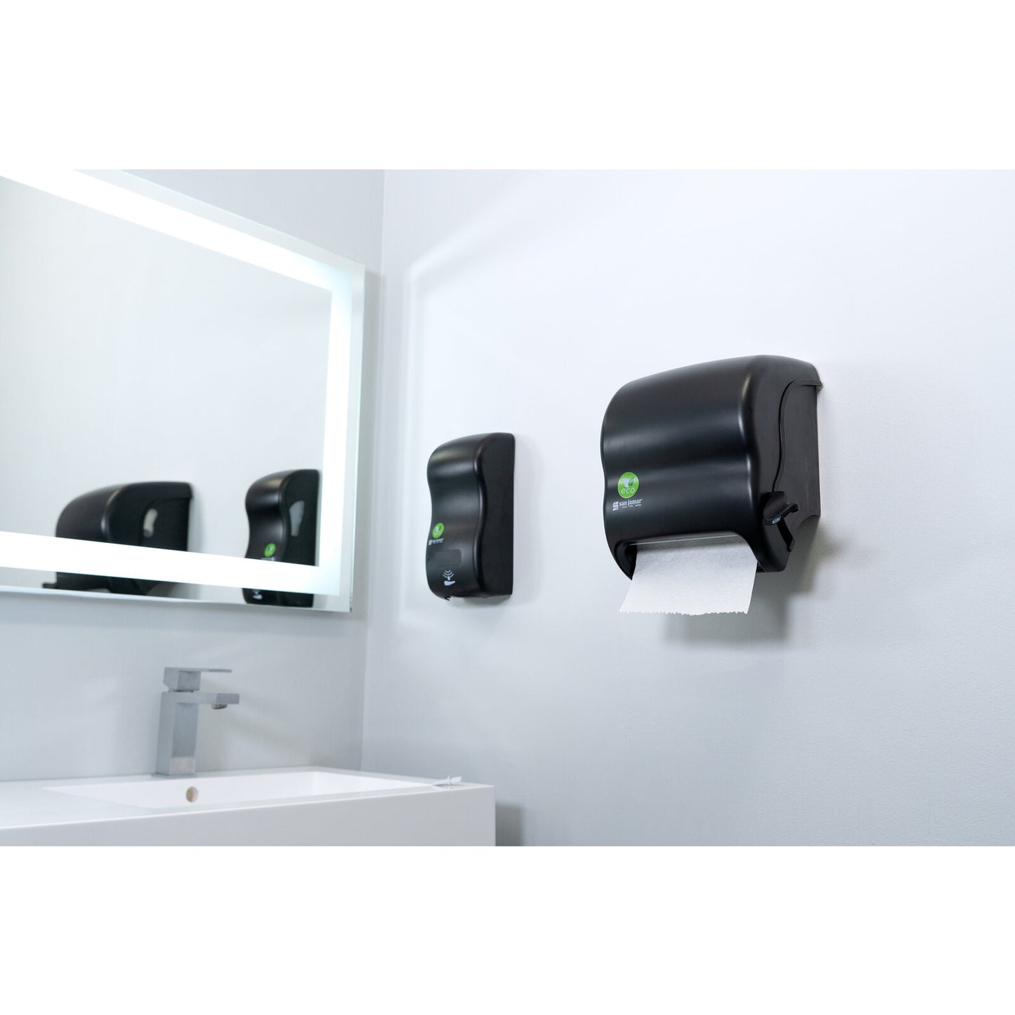 Carlisle SHF900REBK 900 mL Black Classic ecoLogic Rely Hybrid Electronic Soap, Foam