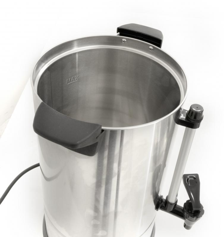 Omcan 43462 9.6 L / 2.53 Gallon Stainless Steel Coffee Percolator - 65 cups per hour