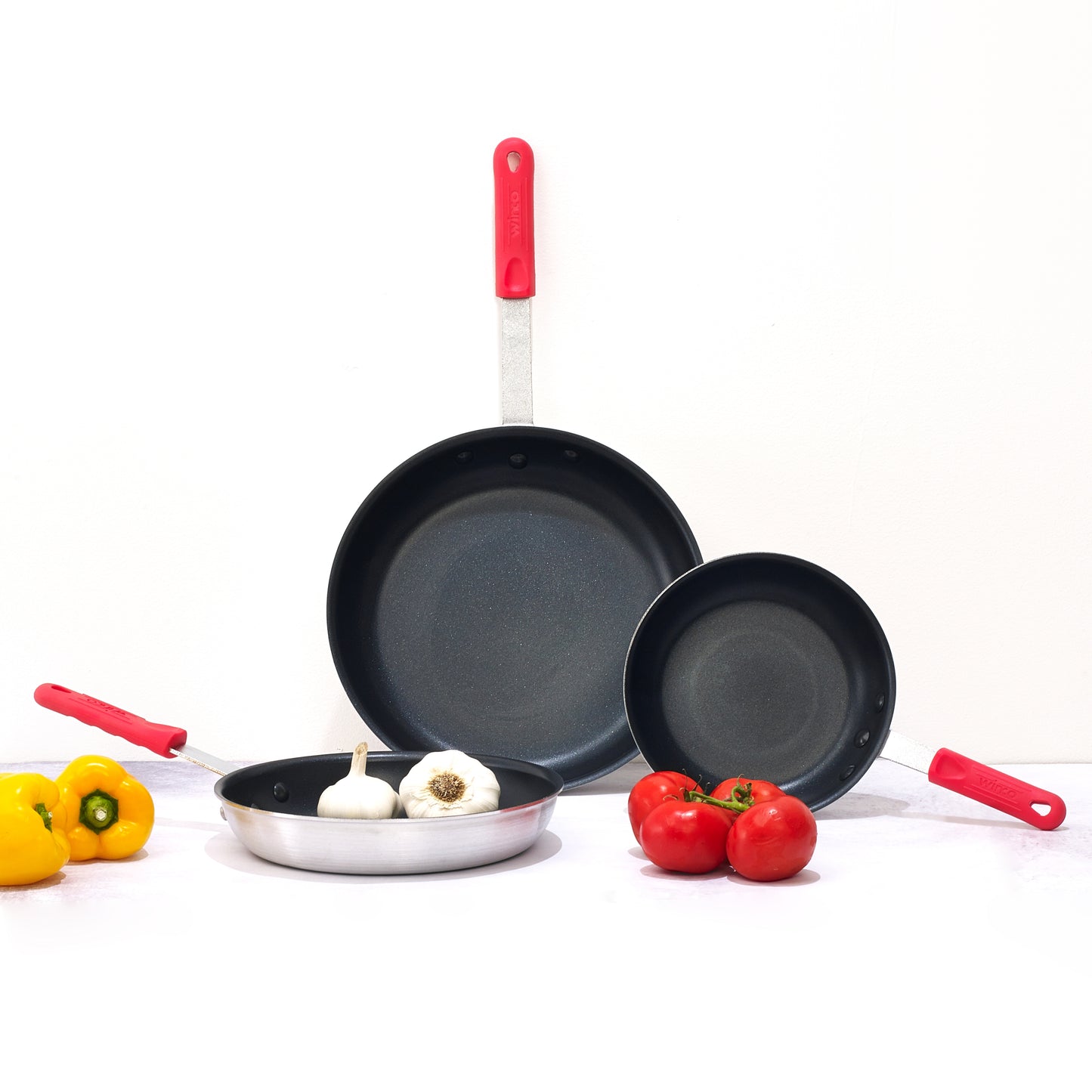Winco AFP-8NS-H 8" Aluminum Non-Stick Majestic Fry Pan w/ Sleeve