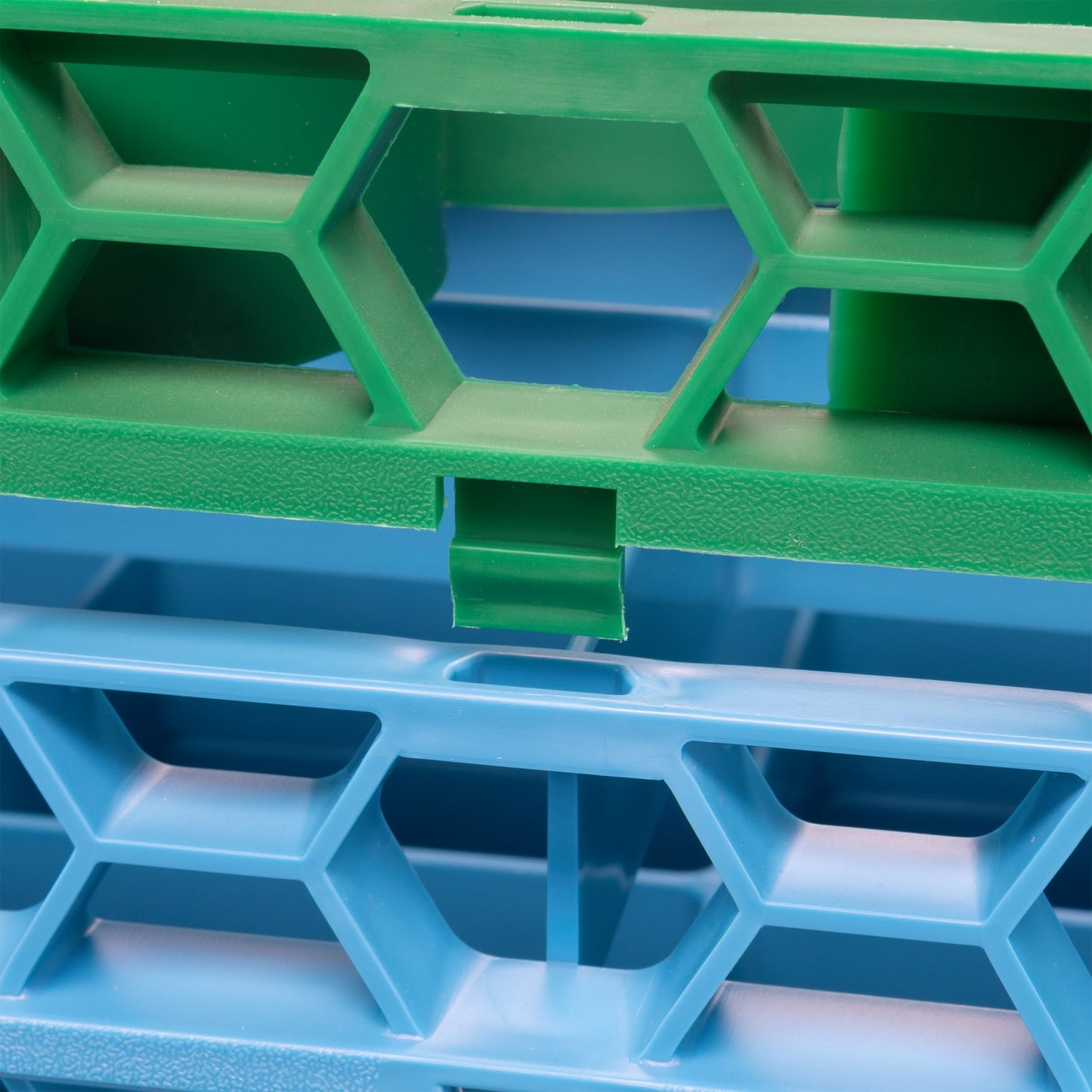 Carlisle REW20SC09 Green 20-Compartment Polypropylene OptiClean NeWave Color-Coded Short Glass Rack Extender