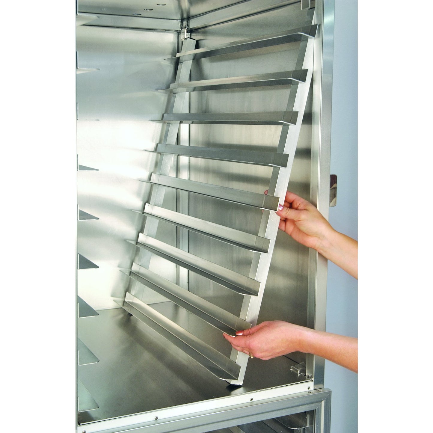 Carlisle DXPER18R Silver Aluminum Enclosed Rack Display Cabinet - Right-Hinged