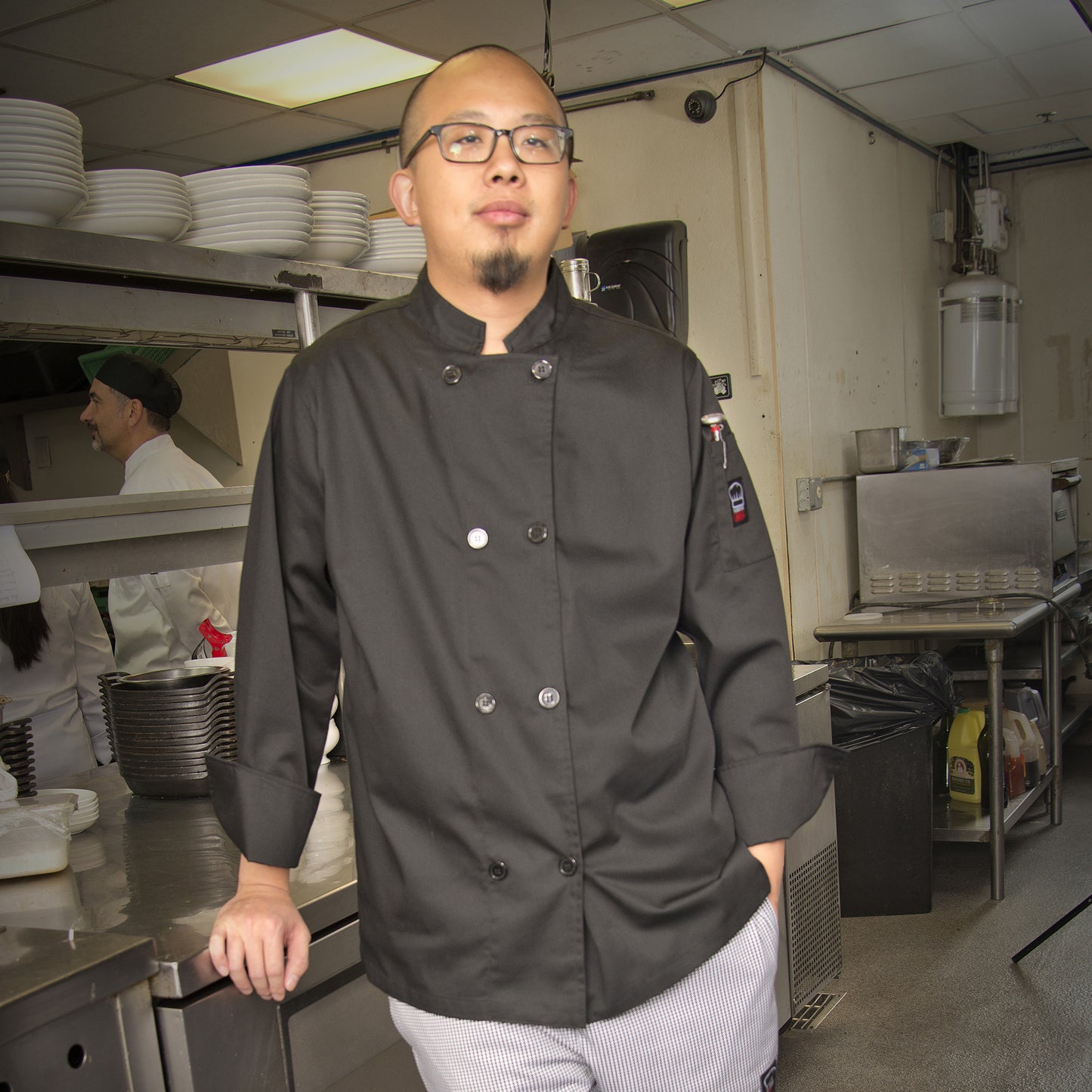 Winco UNF-6KXL Extra Large Black Tapered Chef Men's Jacket