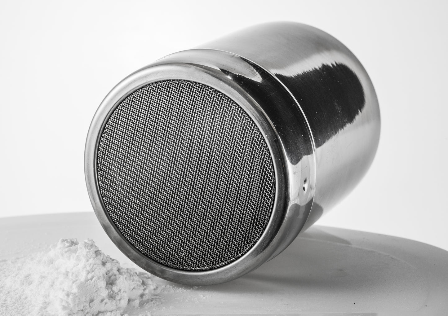 Winco SSD-10 10 oz. Stainless Steel Powdered Sugar Dispenser