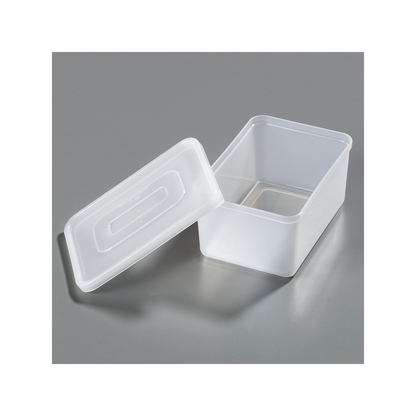 Carlisle SS10702 1.25 Pint White Condiment Dispenser Insert with Lid