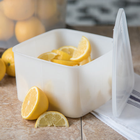 Carlisle 153202 2 Qt White Polyethylene StorPlus Space Saver Food Storage Container