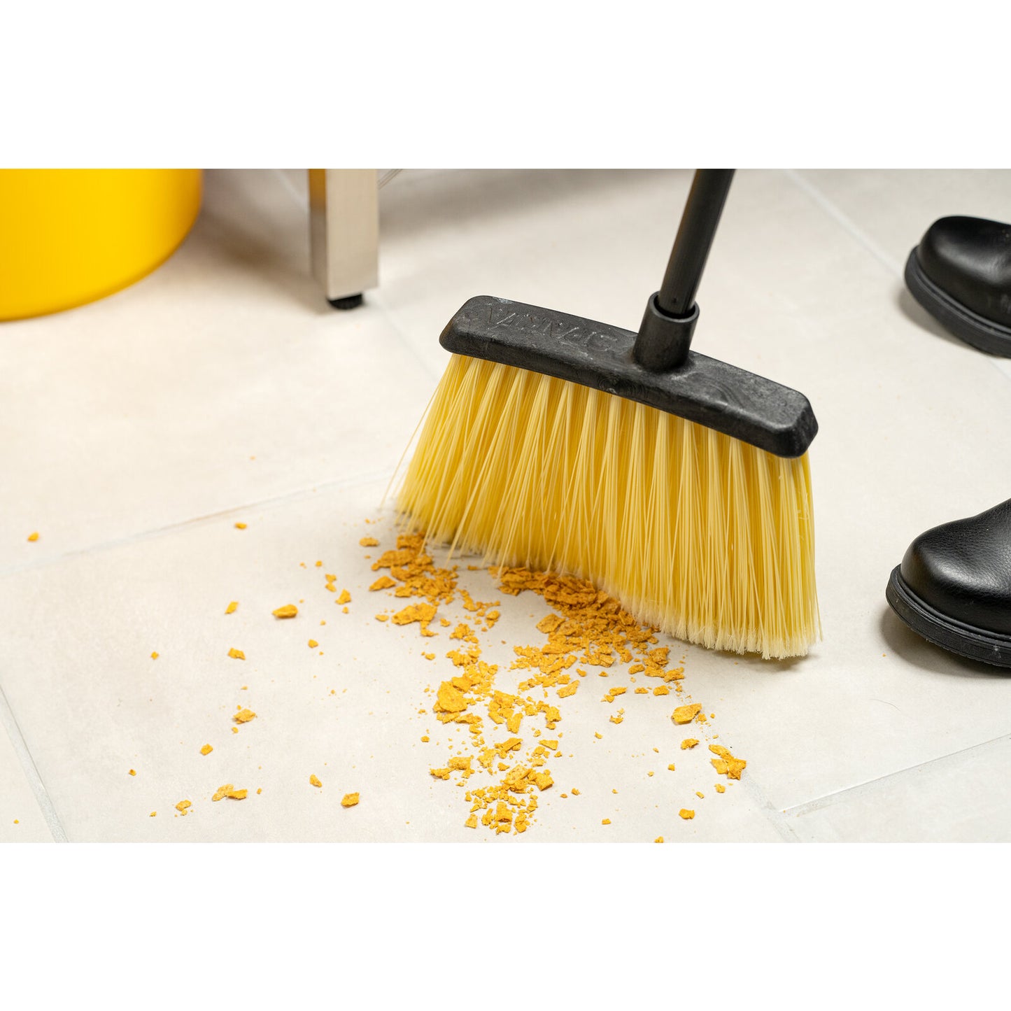 Carlisle 4686100 36” Natural Duo-Sweep Flagged Lobby Broom with Black Metal Handle