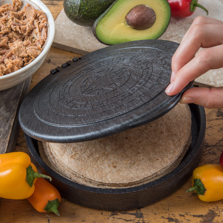 Carlisle 71003 7" / 1" Black Polypropylene Hinged Tortilla Server