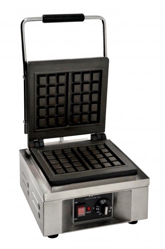 Omcan 39578 Waffle Maker