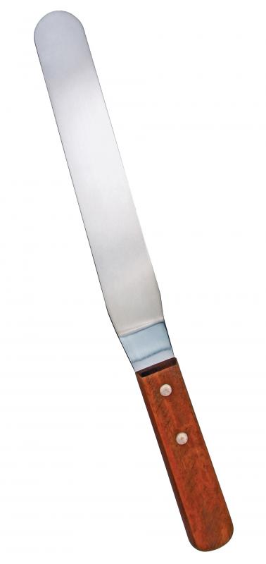 Omcan 80145 Stainless Steel Offset Spatula with Wooden Handle and 8 1/2" x 1 1/2" blade