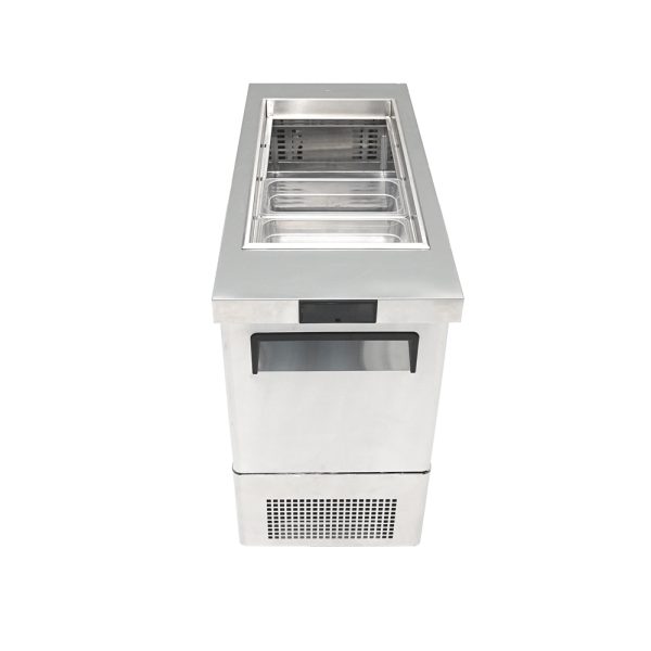 Atosa MSF17GR-NTCV 17" Sandwich Prep Table with Night Cover and 2" Casters Standard